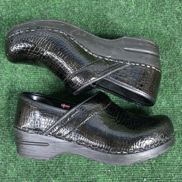 Sanita | Professional Genuine Patent Leather Snake Scale Clogs -Black- Size EU36 - Picture 4 of 15